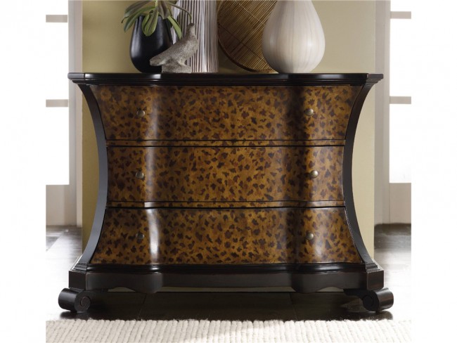 Diva Leopard Chest